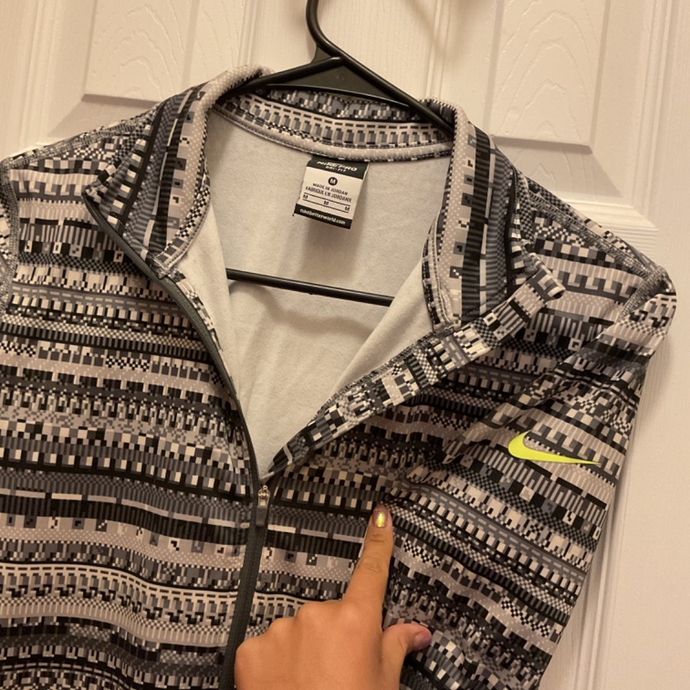 Nike Running Pullover - Picture 3 of 3